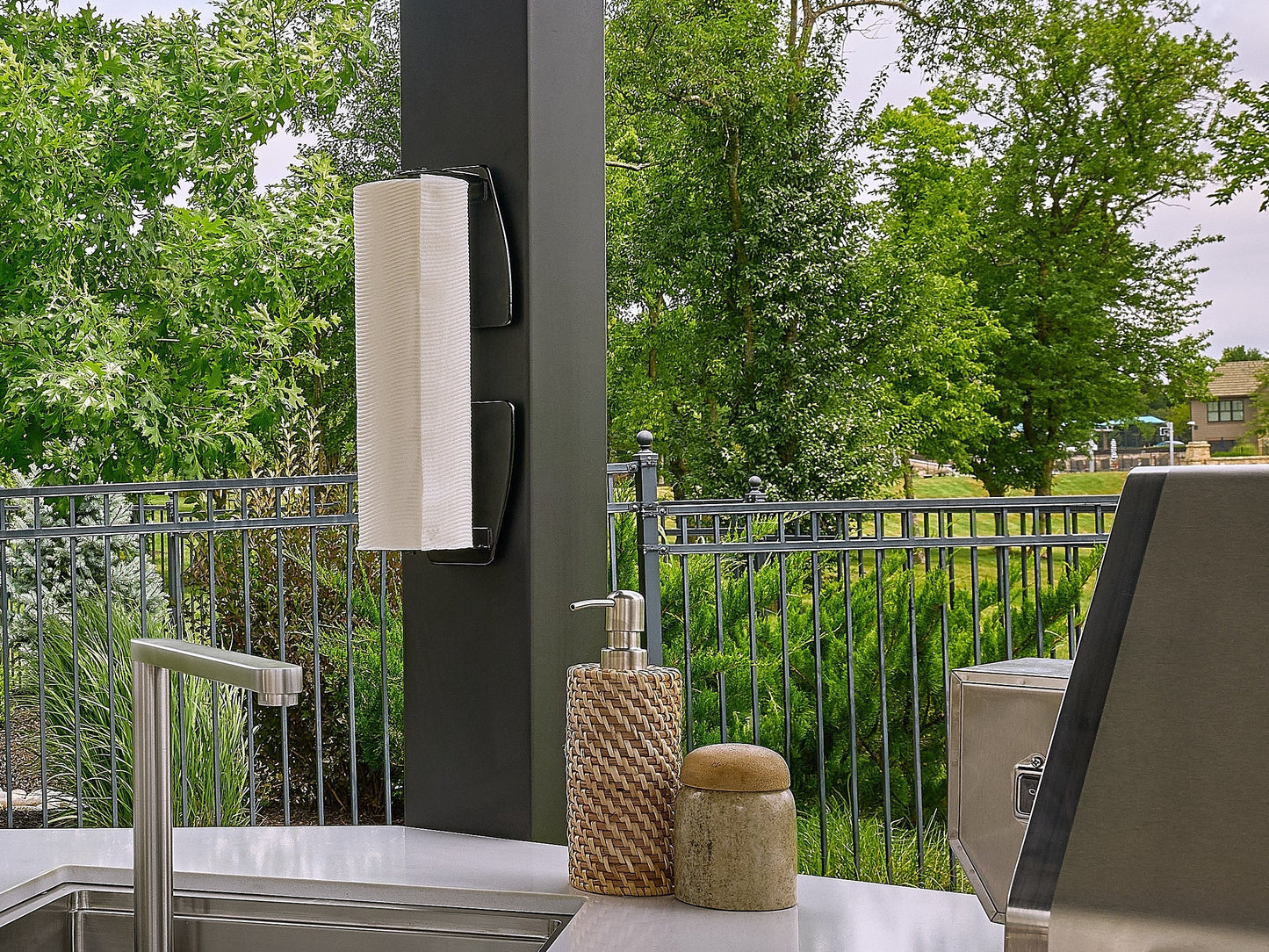 Edgemont Cove | Curved Outdoor Kitchen with Built-In Grill, Griddle & Pizza Oven